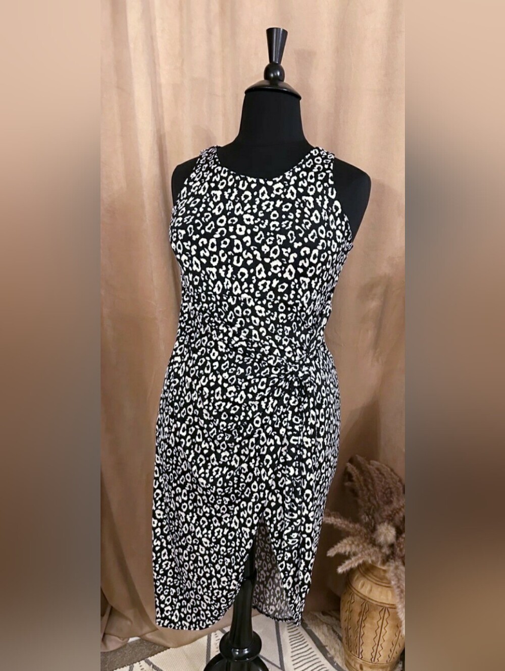 BEESON RIVER WRAP DRESS - Picture 2 of 8